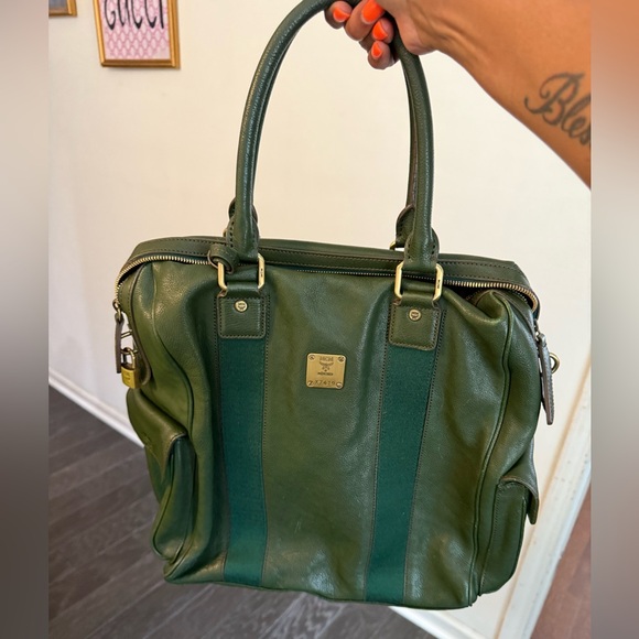 Green Leather Handbag with Striped Interior - Picture 1 of 12